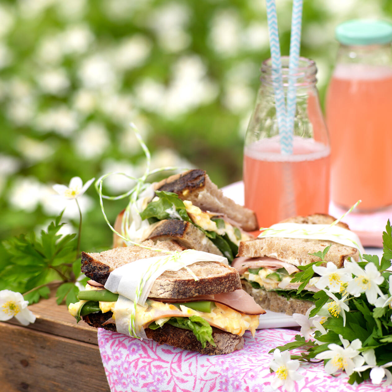 Dubbelsmörgås med äggsallad