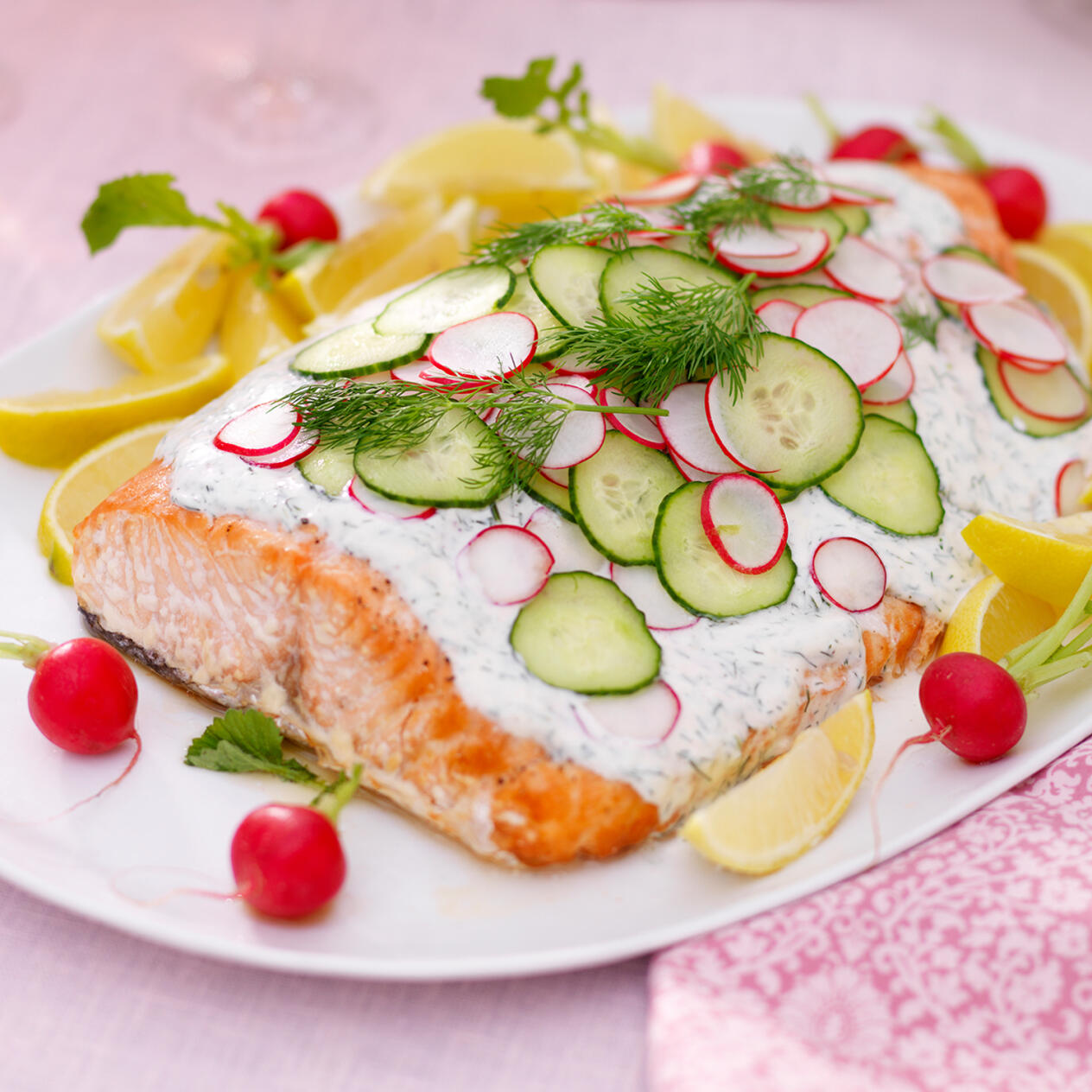 Bakad lax med dilltopp