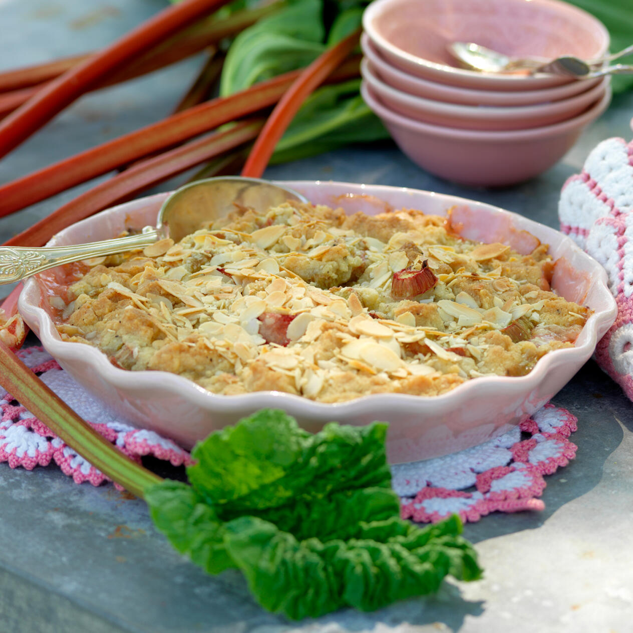 Smulpaj med rabarber