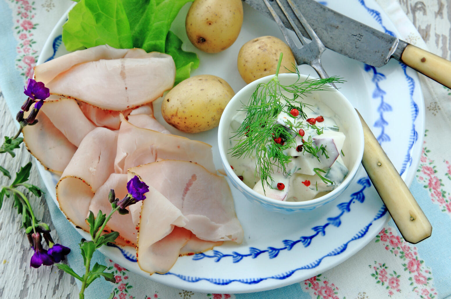 Kalkonpastrami med nektarin-­mimosa