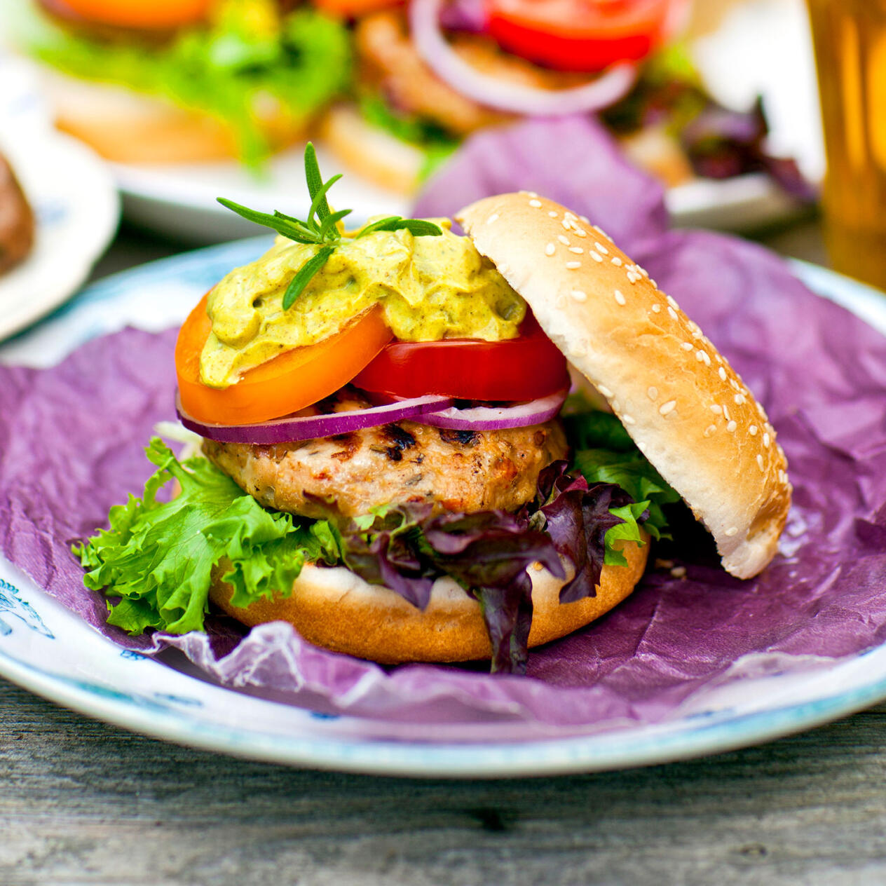 Kycklingburgare med krämig currydressing