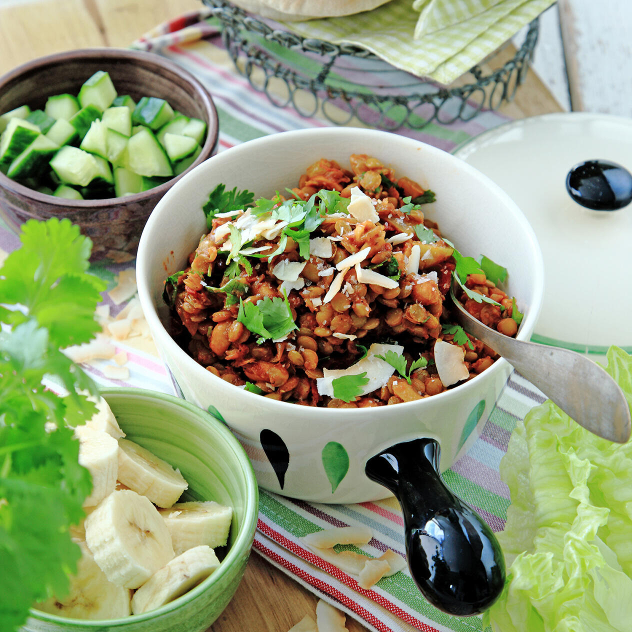 Linsgryta Bombay i pitabröd