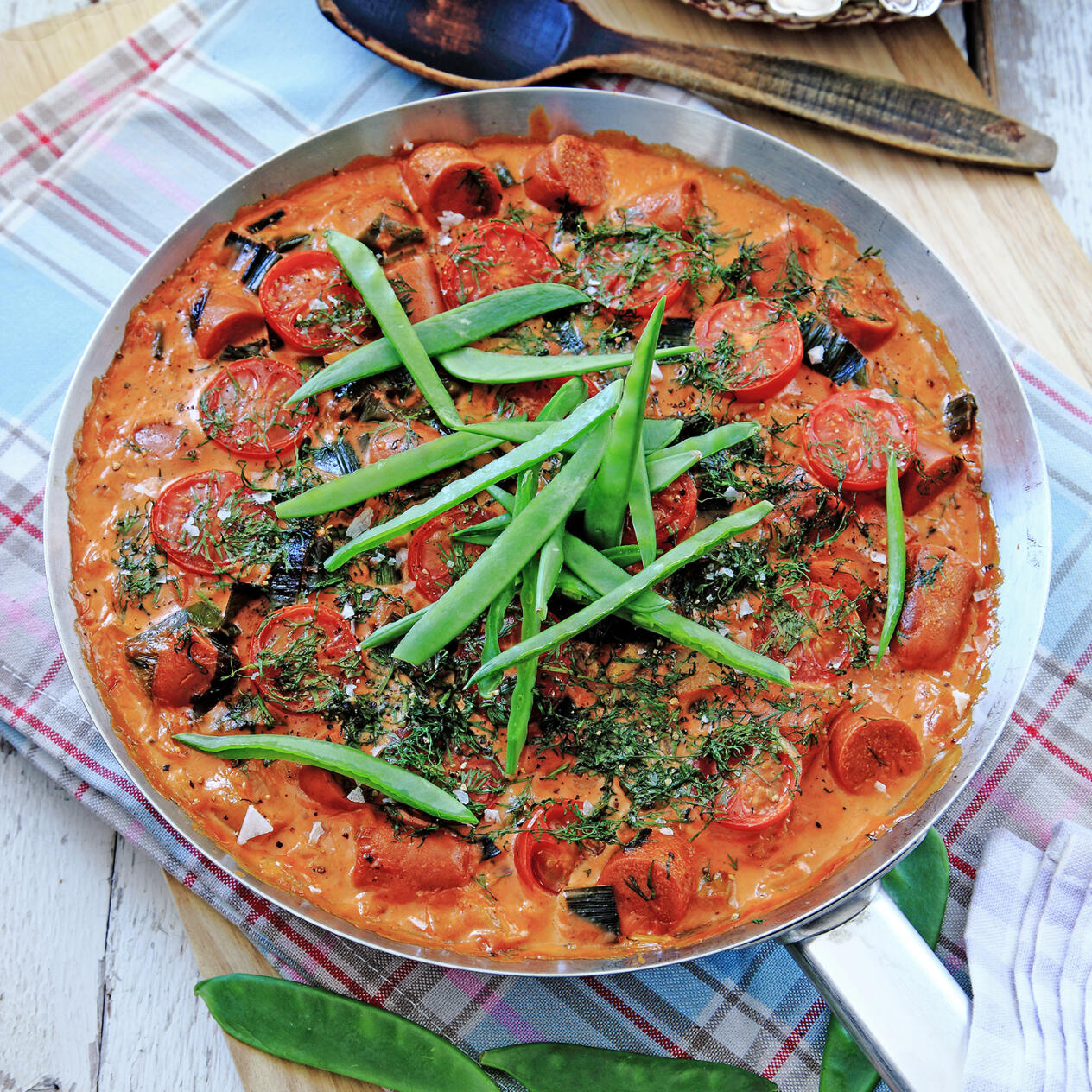 Korv stroganoff med dilltomater