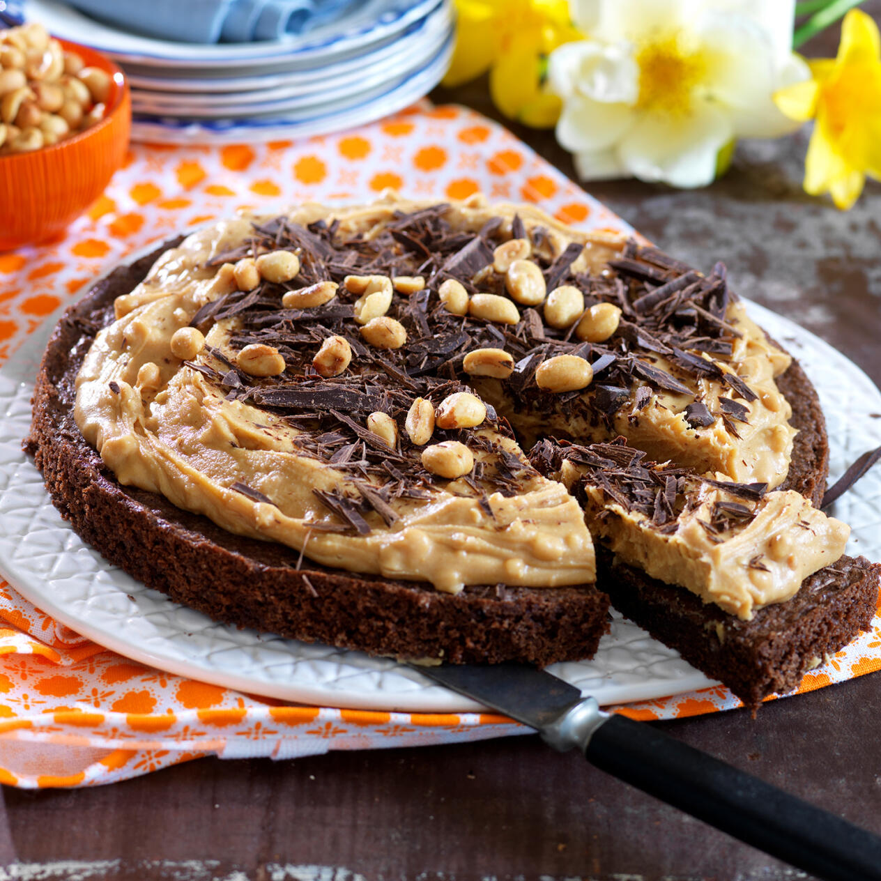 Chokladkaka med jordnötstäcke