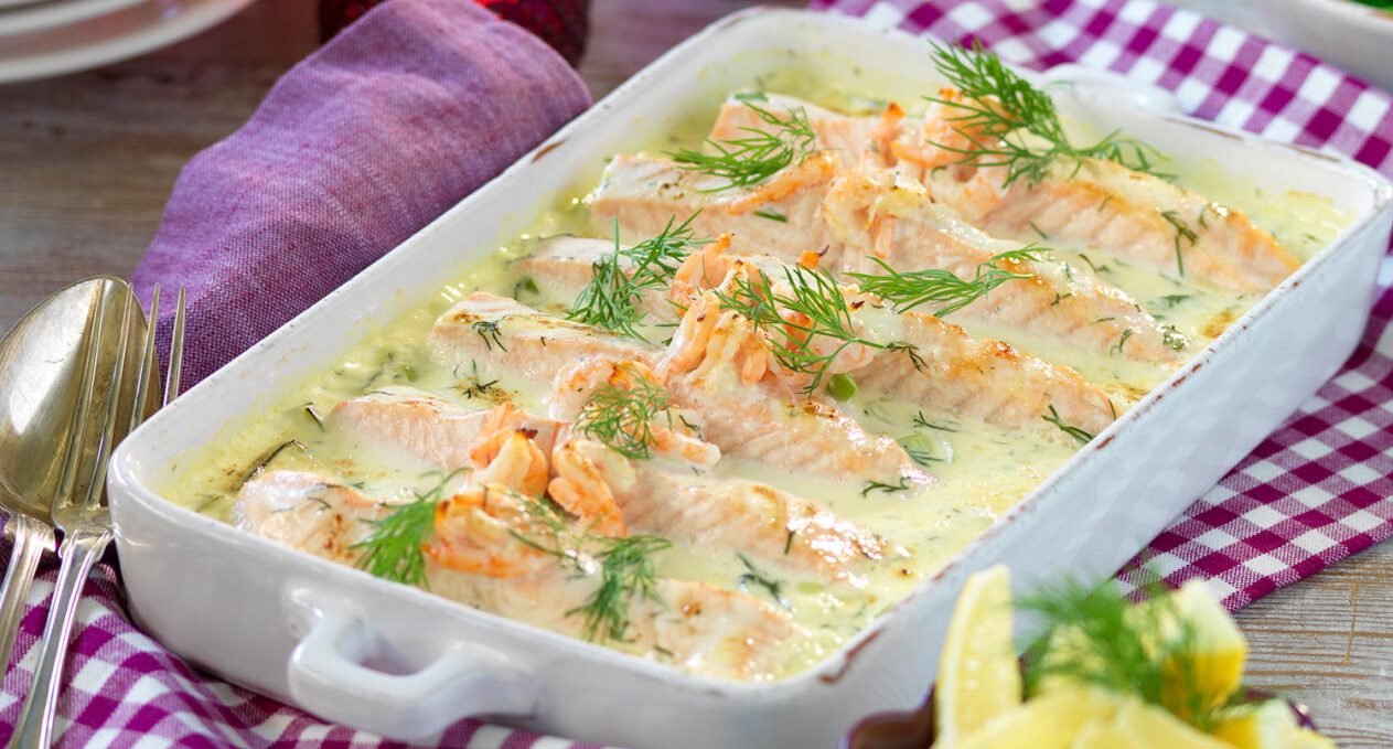 Lax och räkor i krämig citronsås