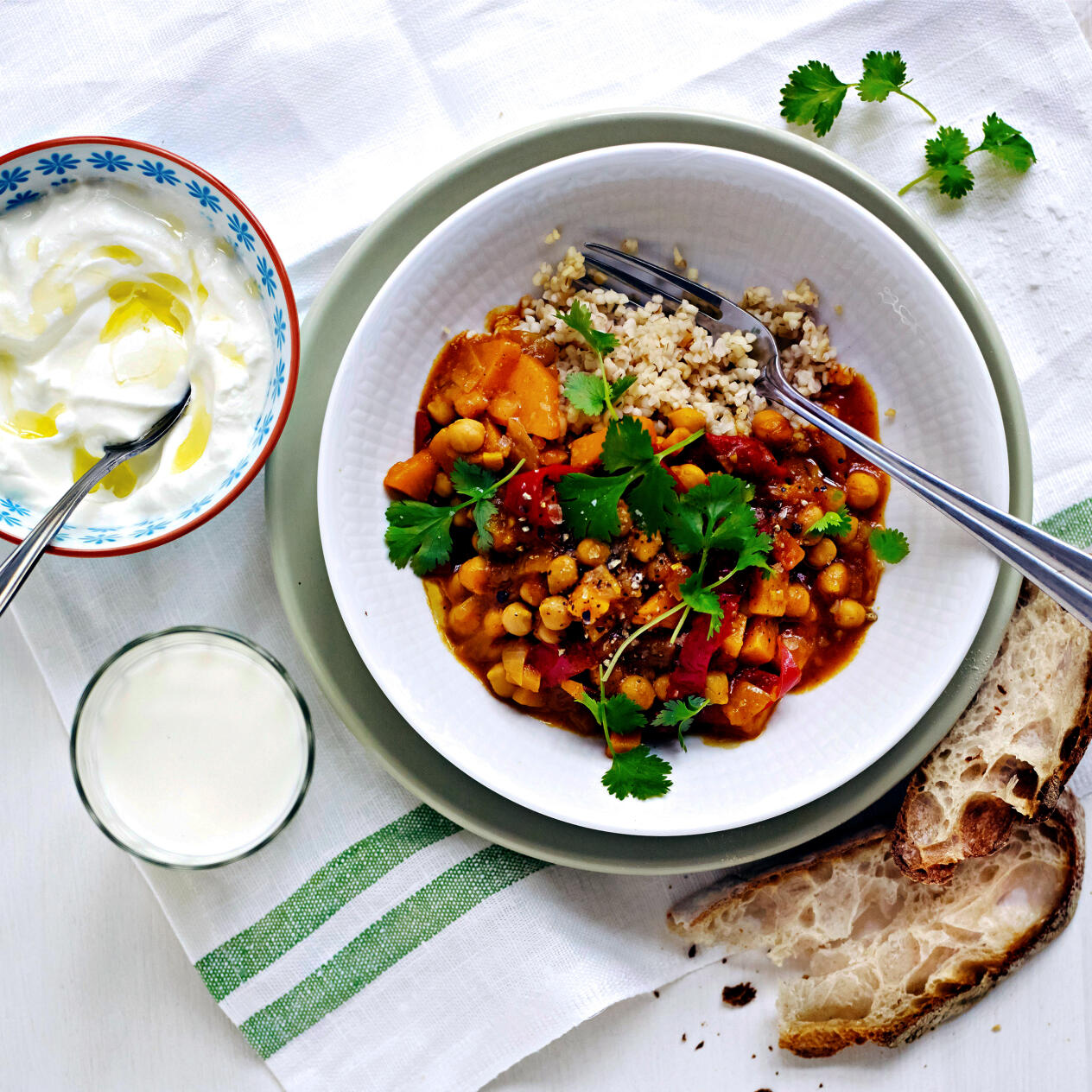 Currygryta med sötpotatis och kikärtor