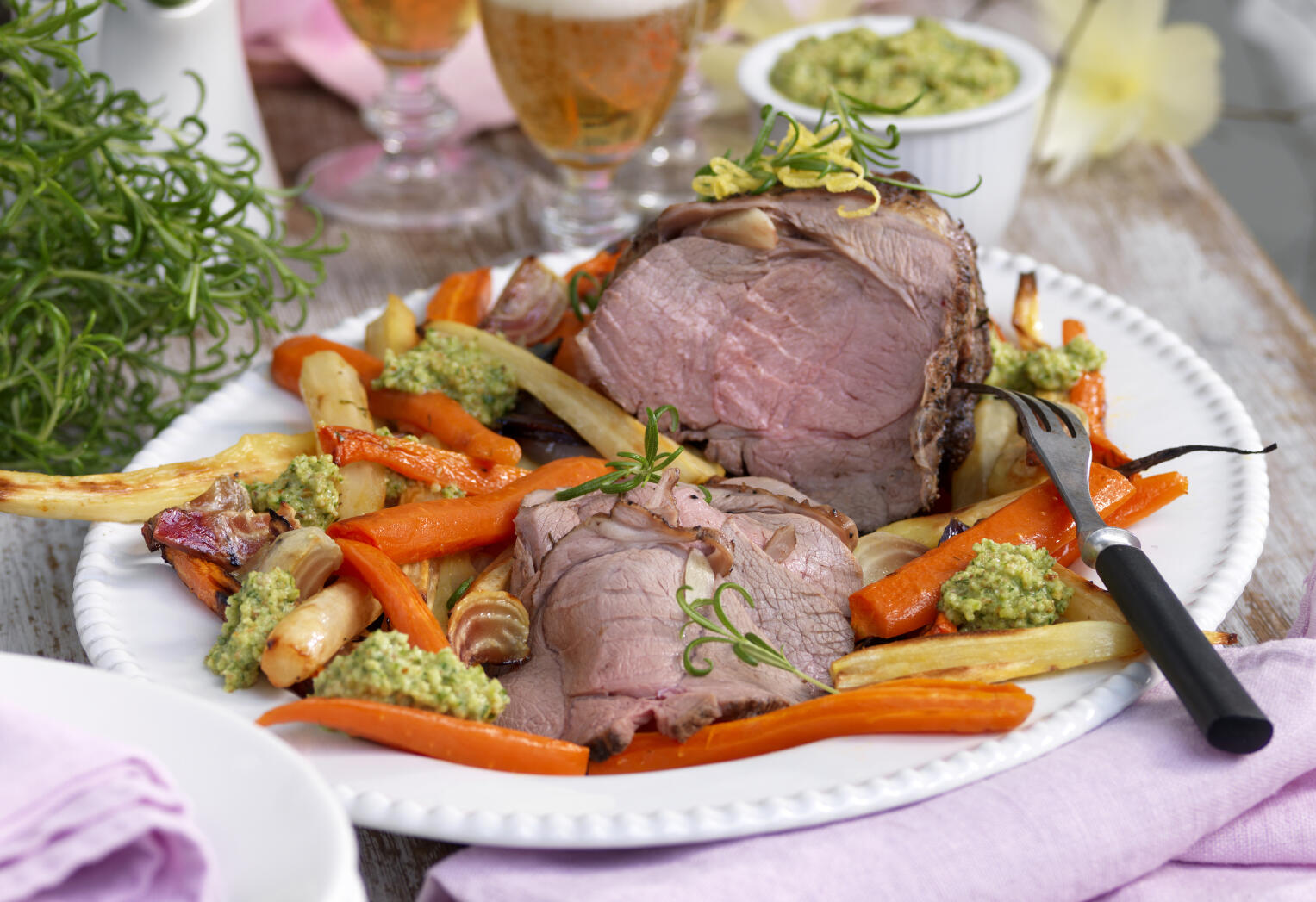 Rostade rotsaker med mandelpesto