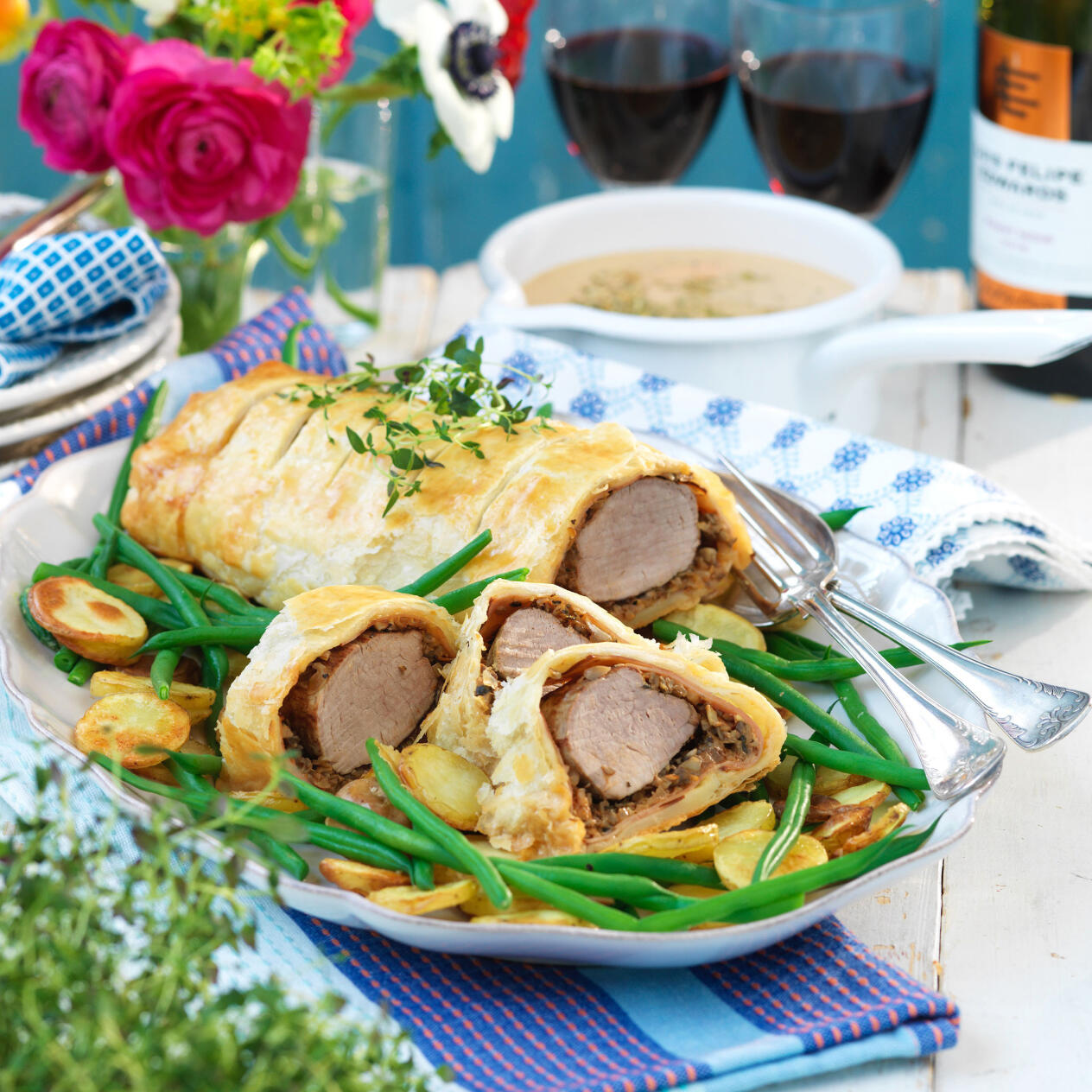 Inbakad fläskfilé med grönpepparsås