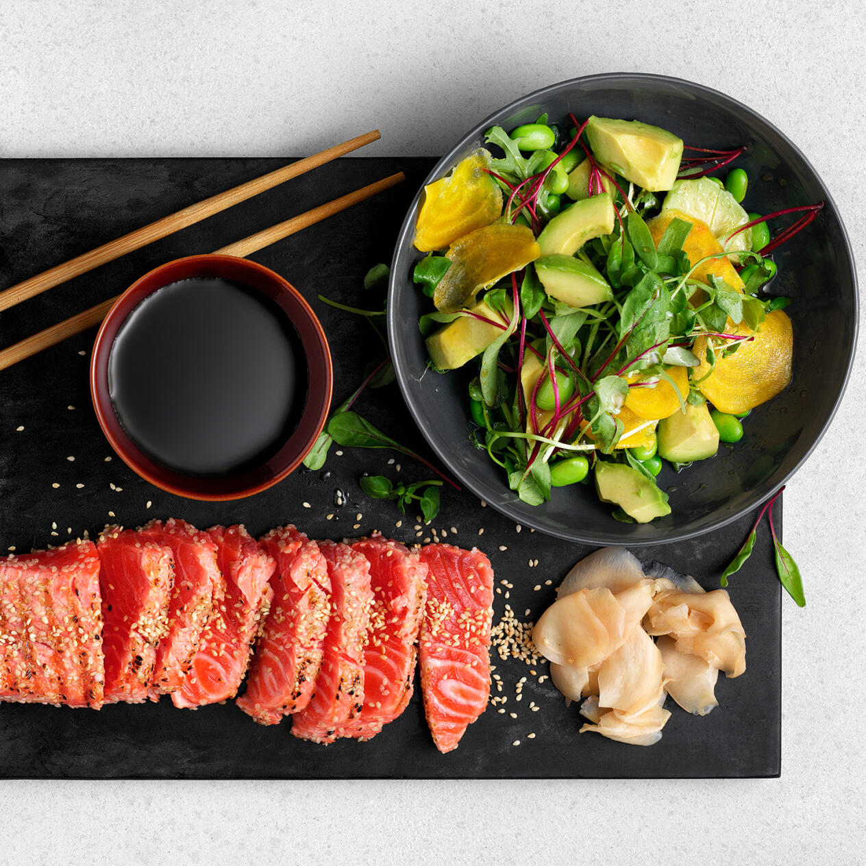 Sotad regnbåge sashimi style