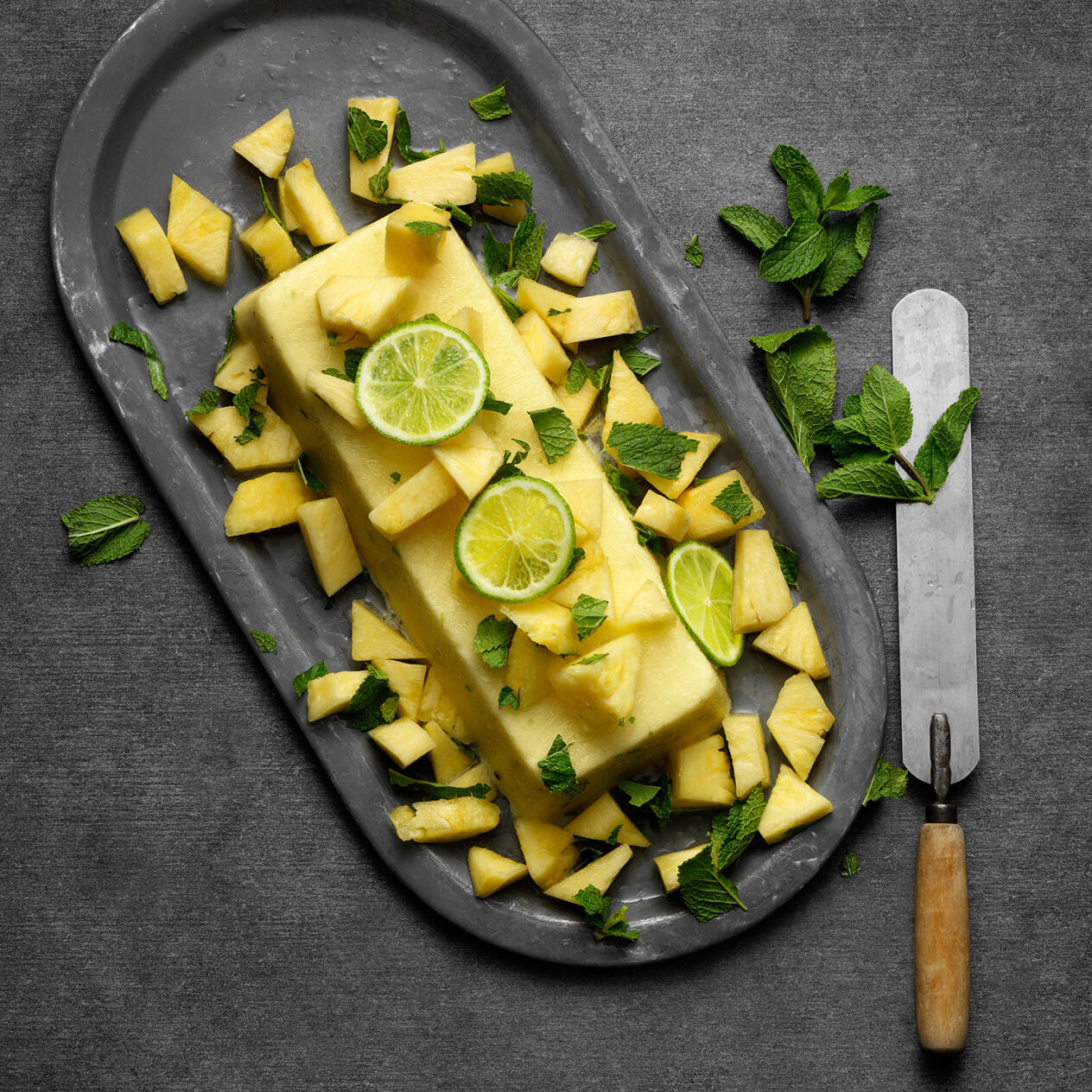 Piña colada-glasstårta