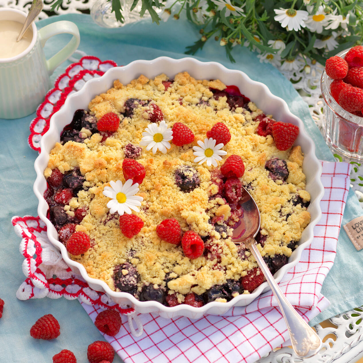 Smulpaj med hallon och nektariner