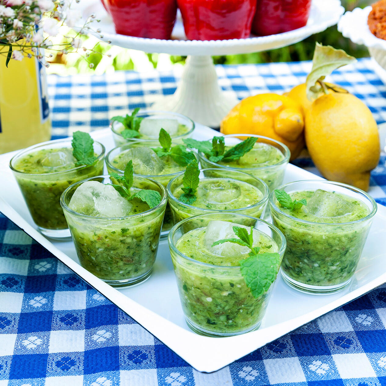 Kall och grön gazpacho