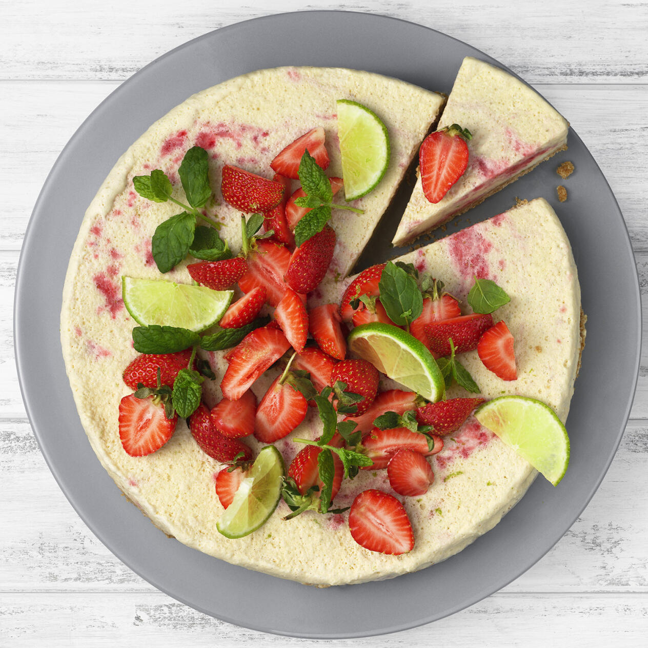 Frozen cheesecake med jordgubbar och lime