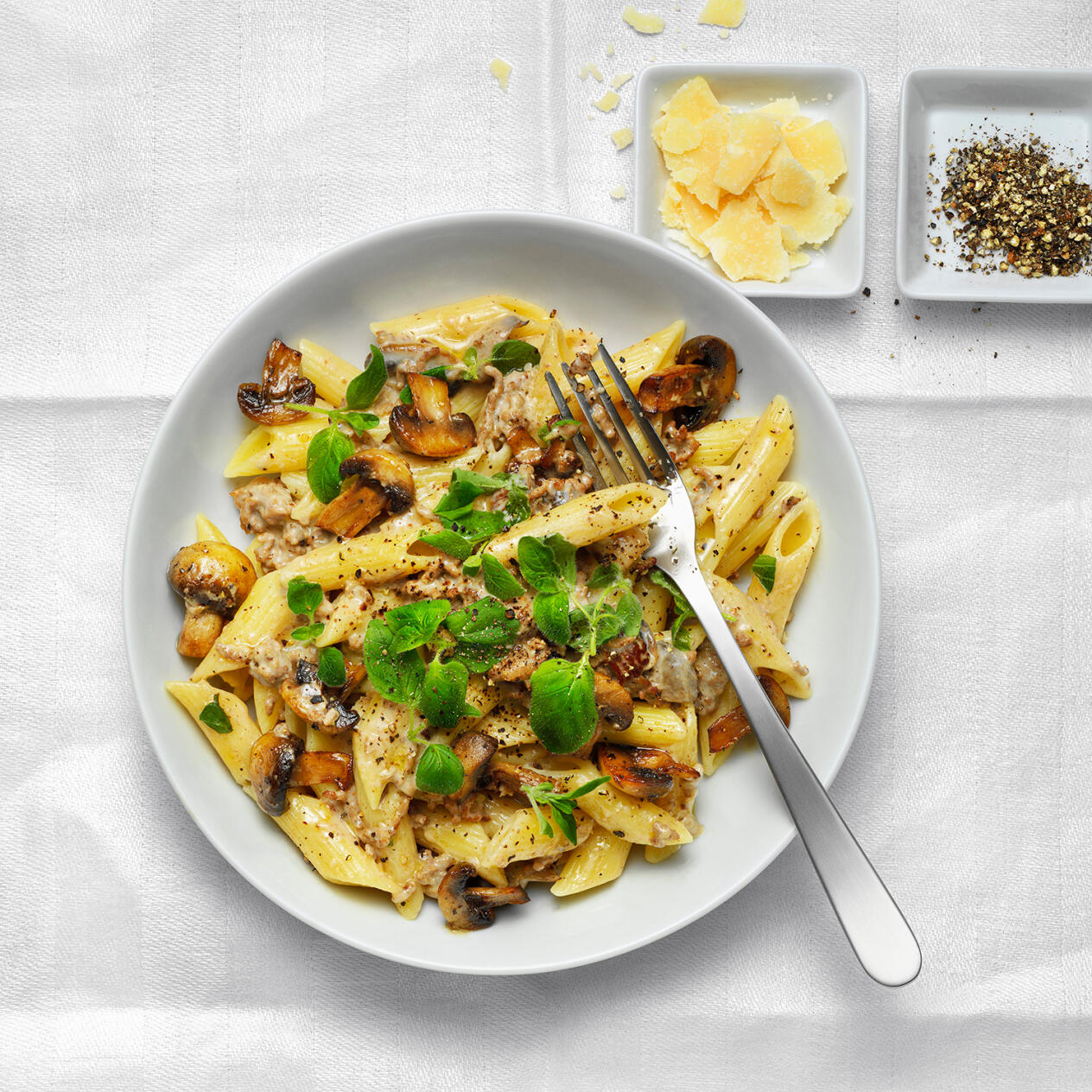 Pasta penne med köttfärs och champinjoner