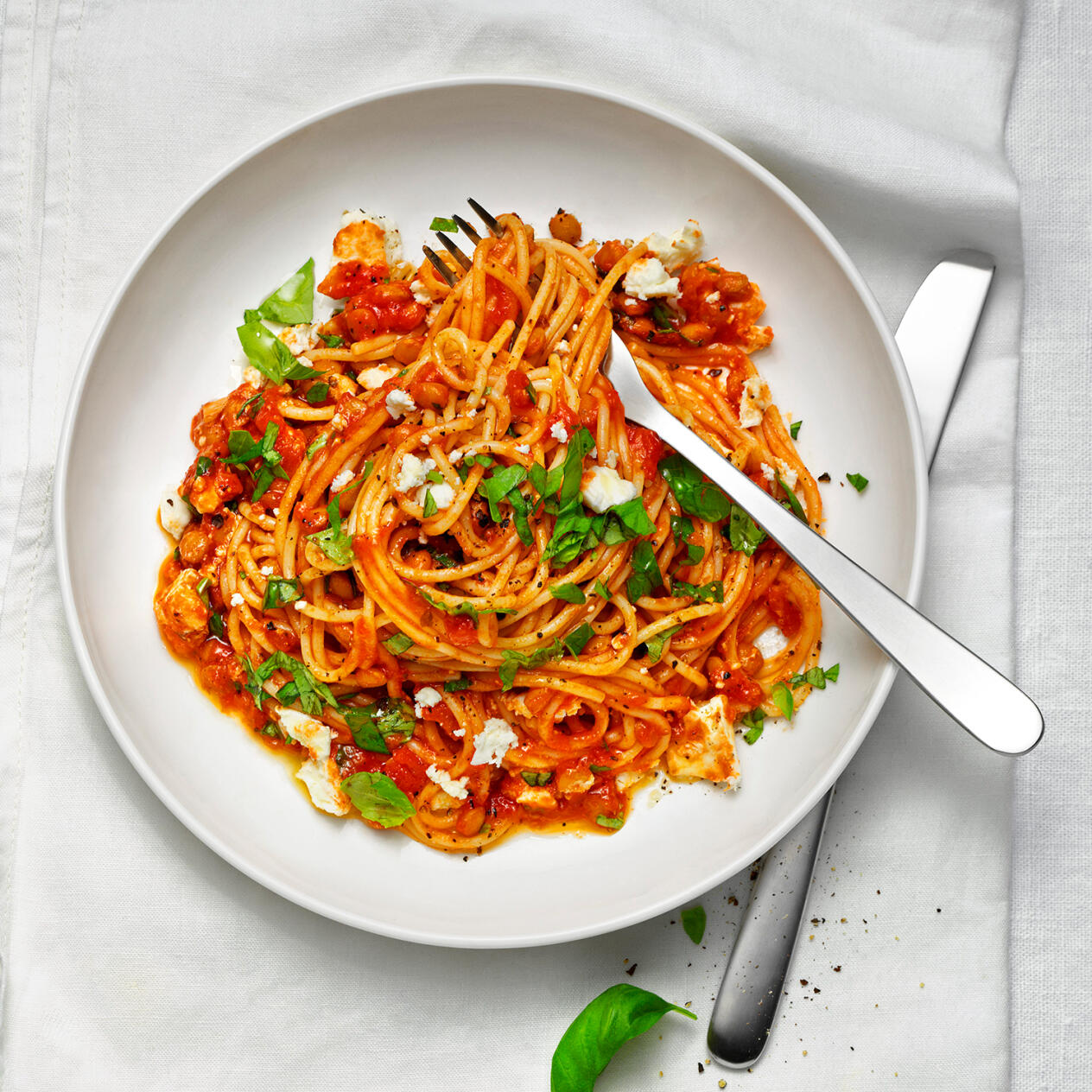 Spagetti med linser och tomatsås