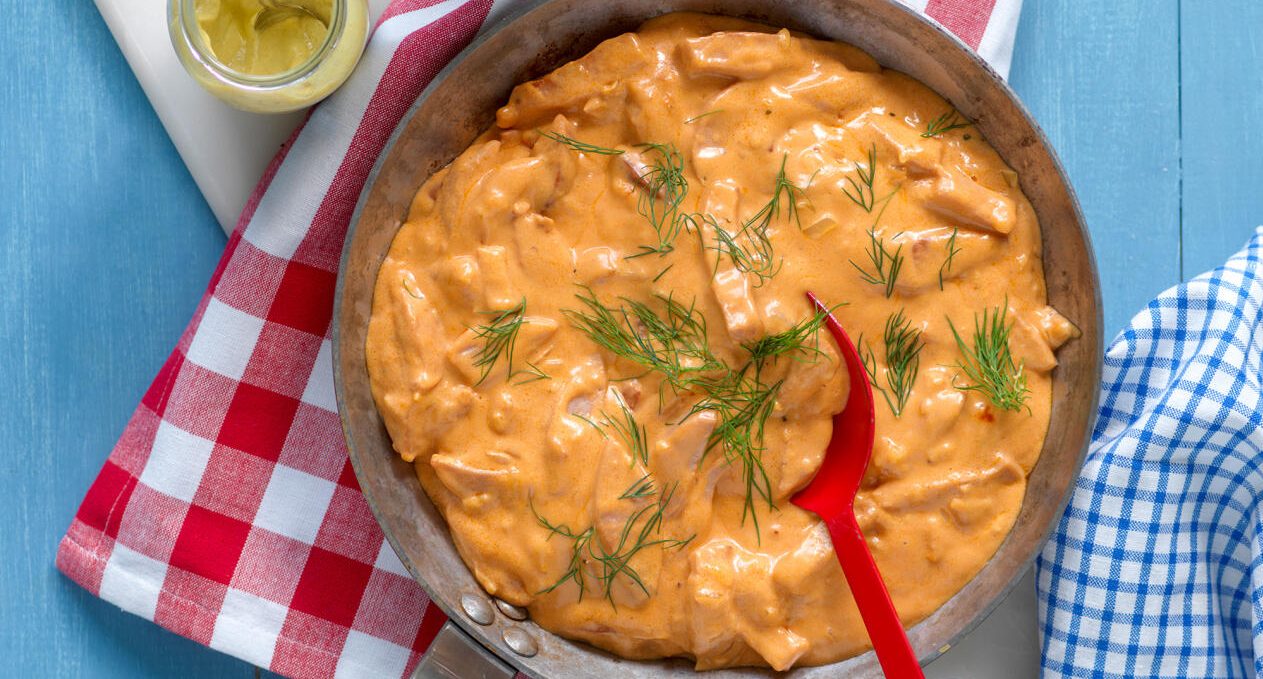 Krämig Korv Stroganoff med dill