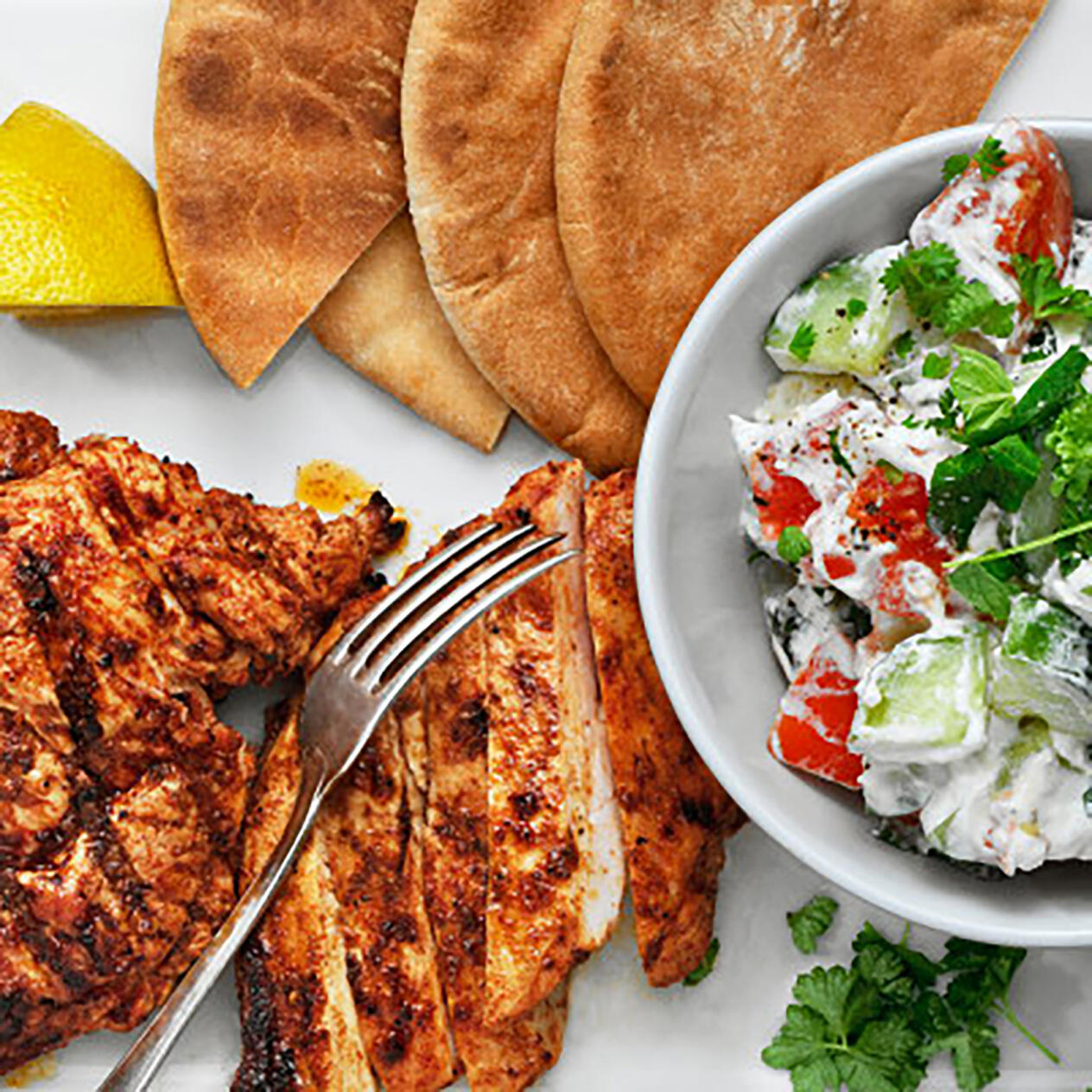 Tandoorikyckling i pitabröd med raita