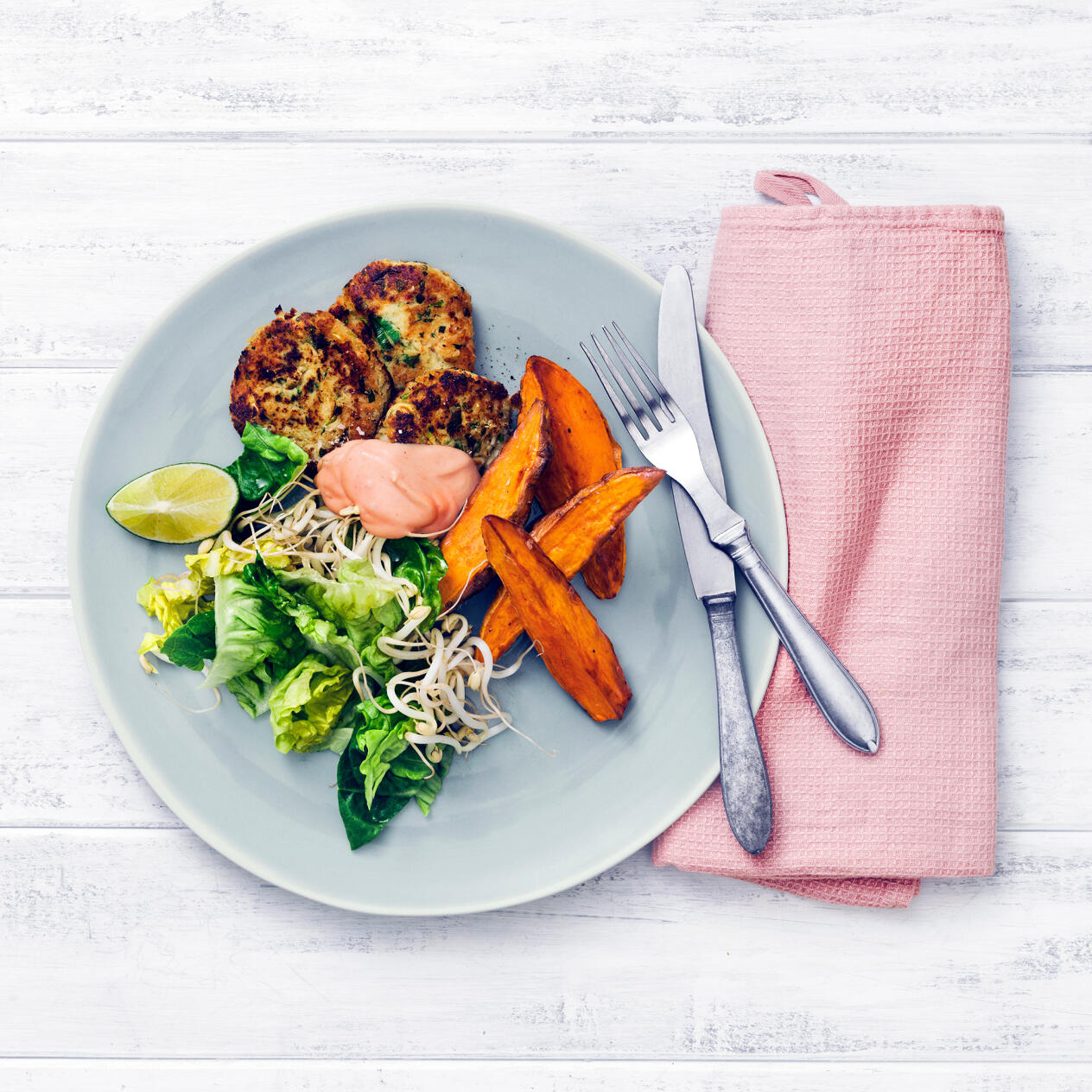 Asiatiska vegobiffar med sötpotatisklyftor