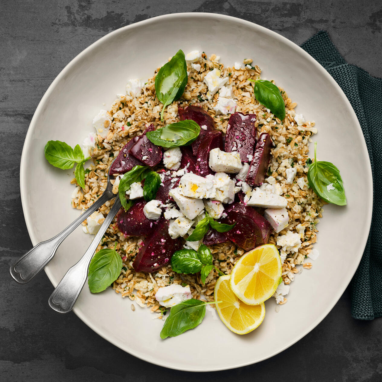 Blomkålsris med matvete och ugnsrostade rödbetor