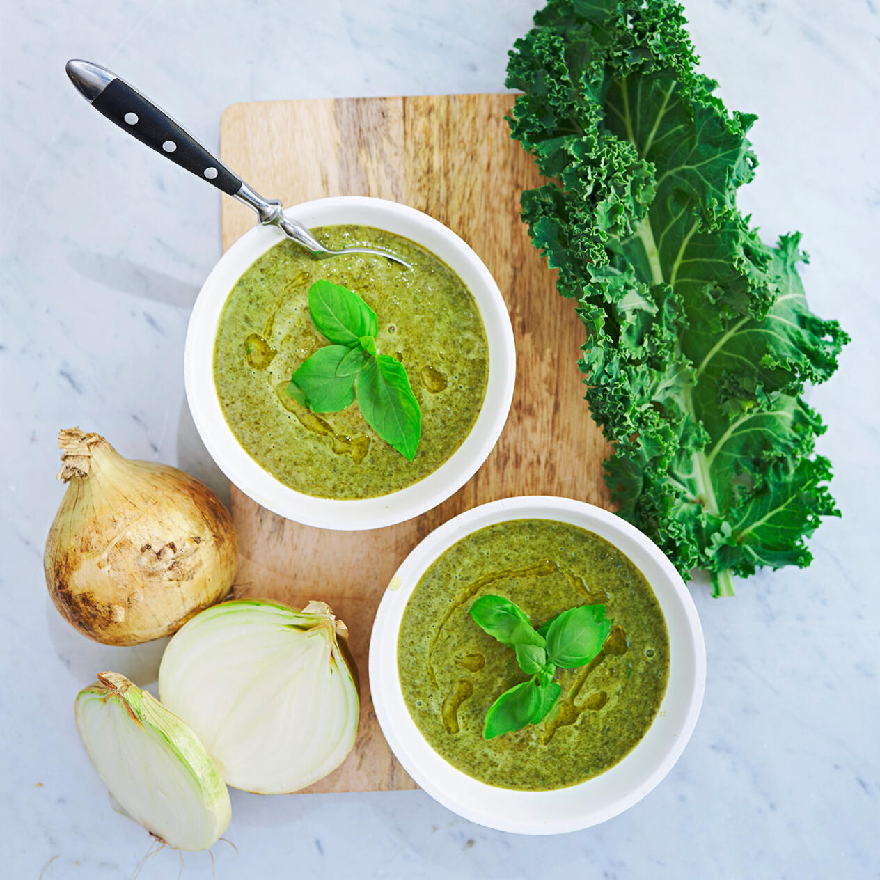 Grönkålssoppa med örter