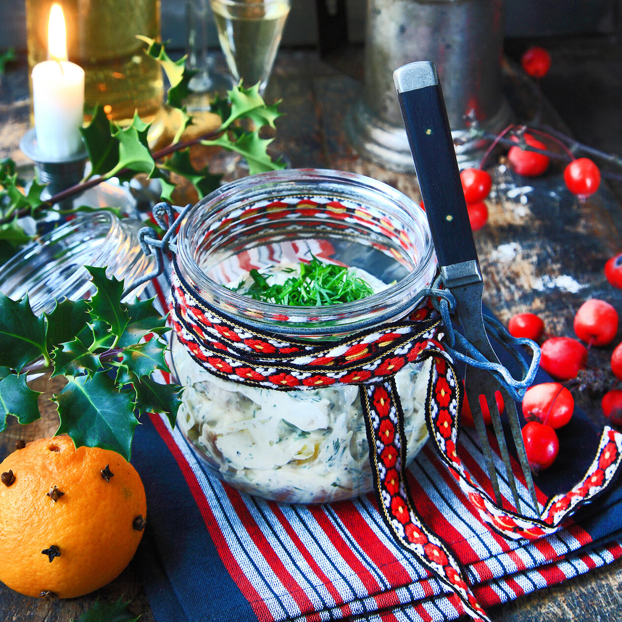 Krämig gulbetssill med pepparrot