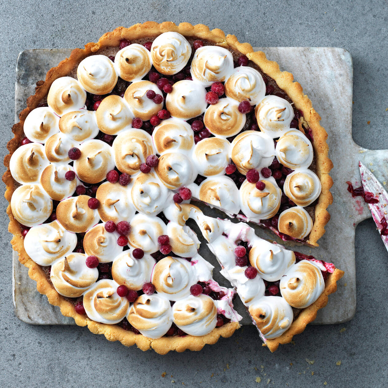 Marängpaj med lingon