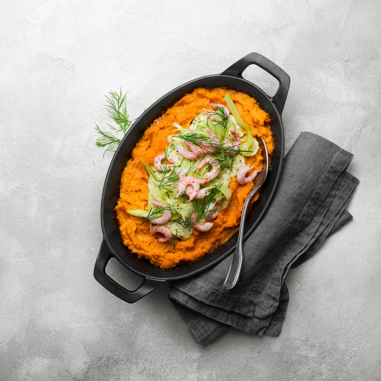 Fiskgratäng med fänkålssallad