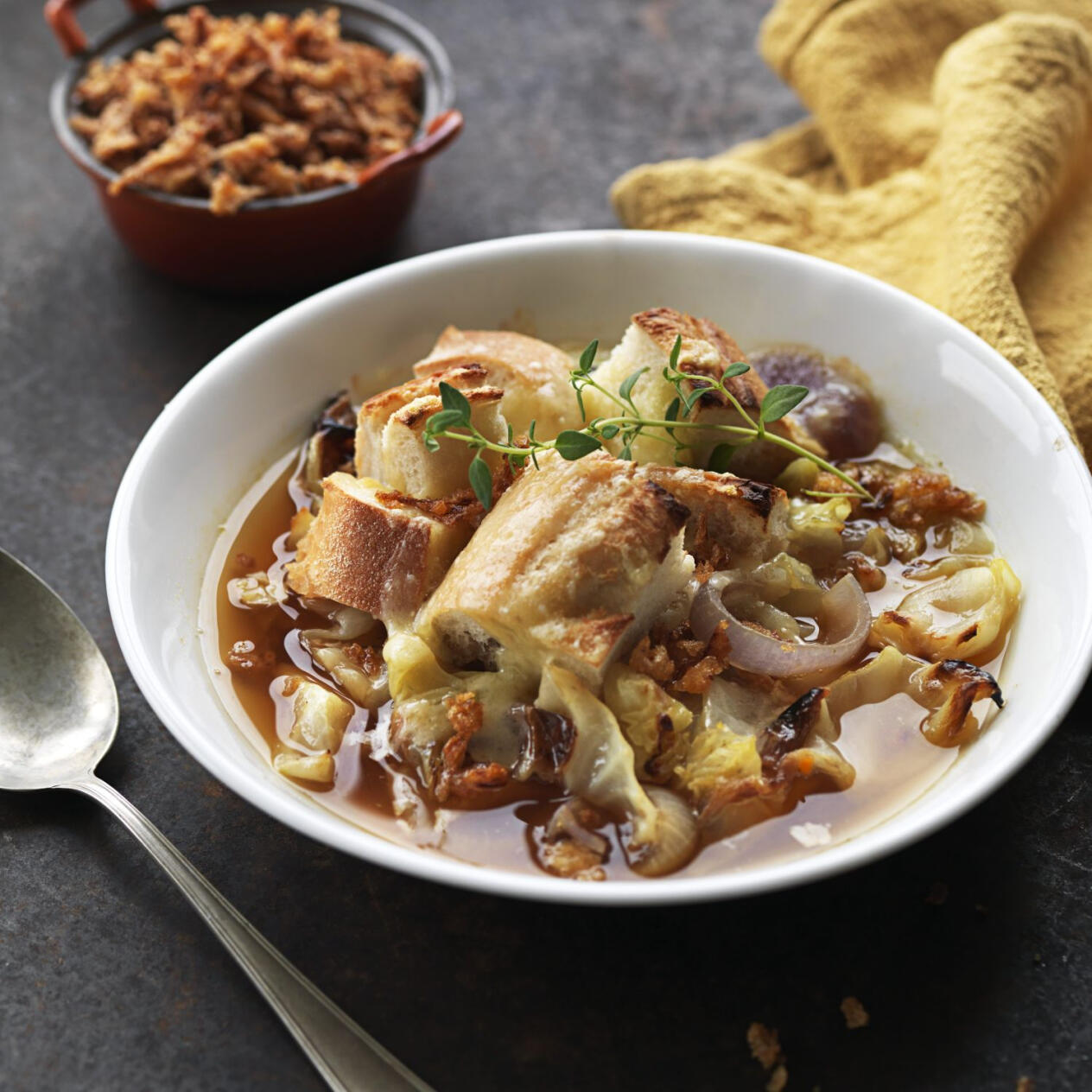 Ostgratinerad kålsoppa