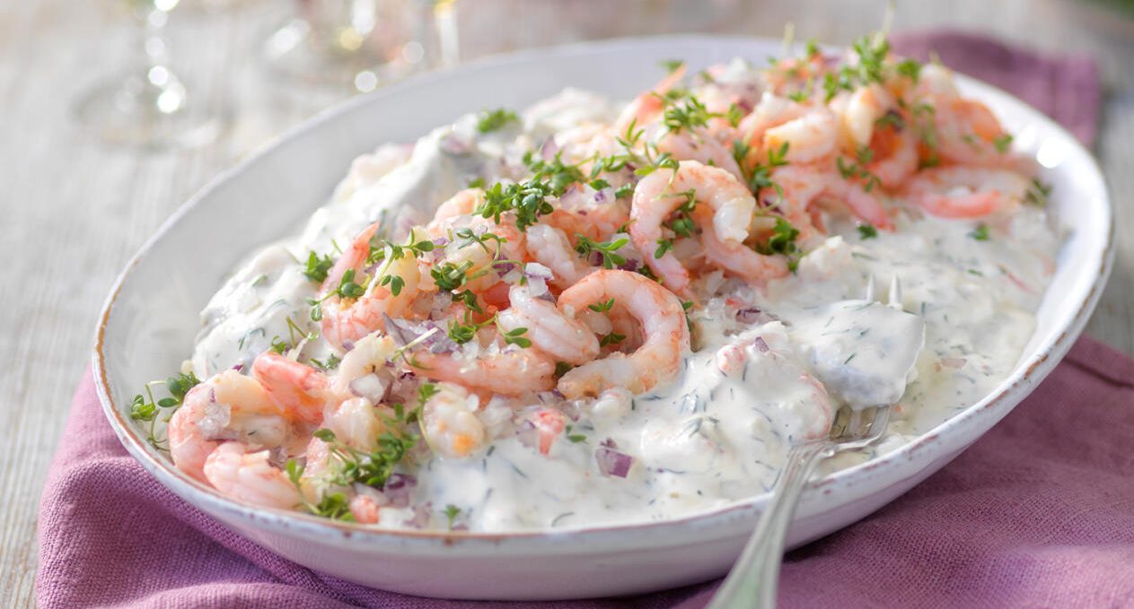 Krämig sill med pepparrot och räkor