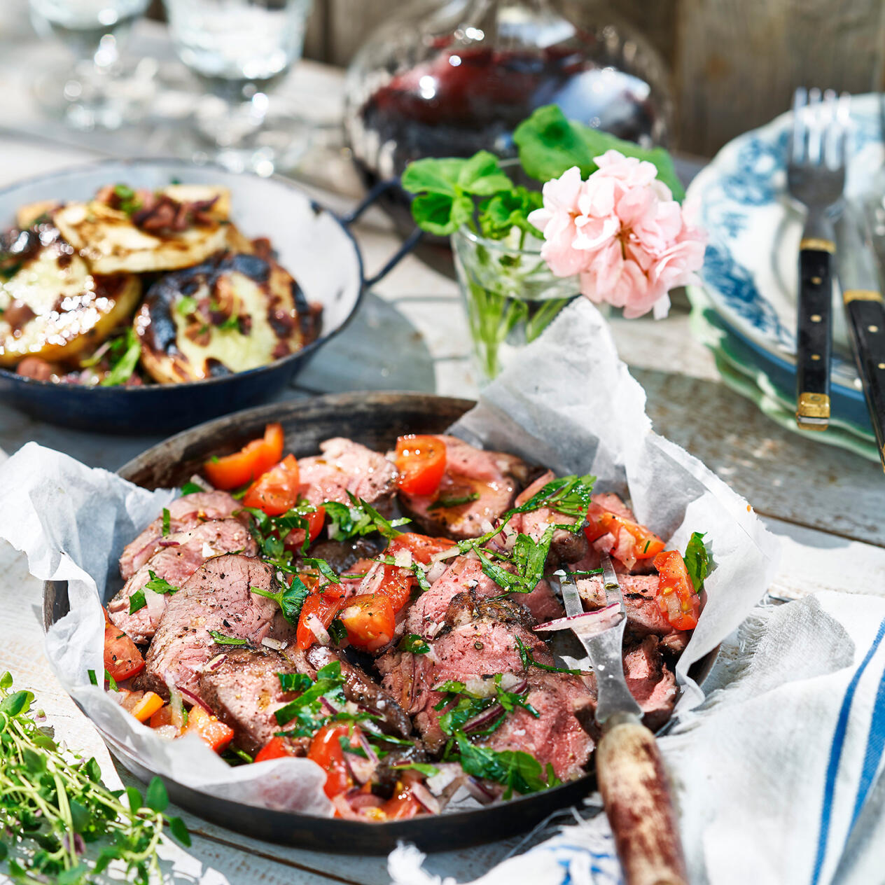 Lammrostbiff med rotselleri och tomatsalsa