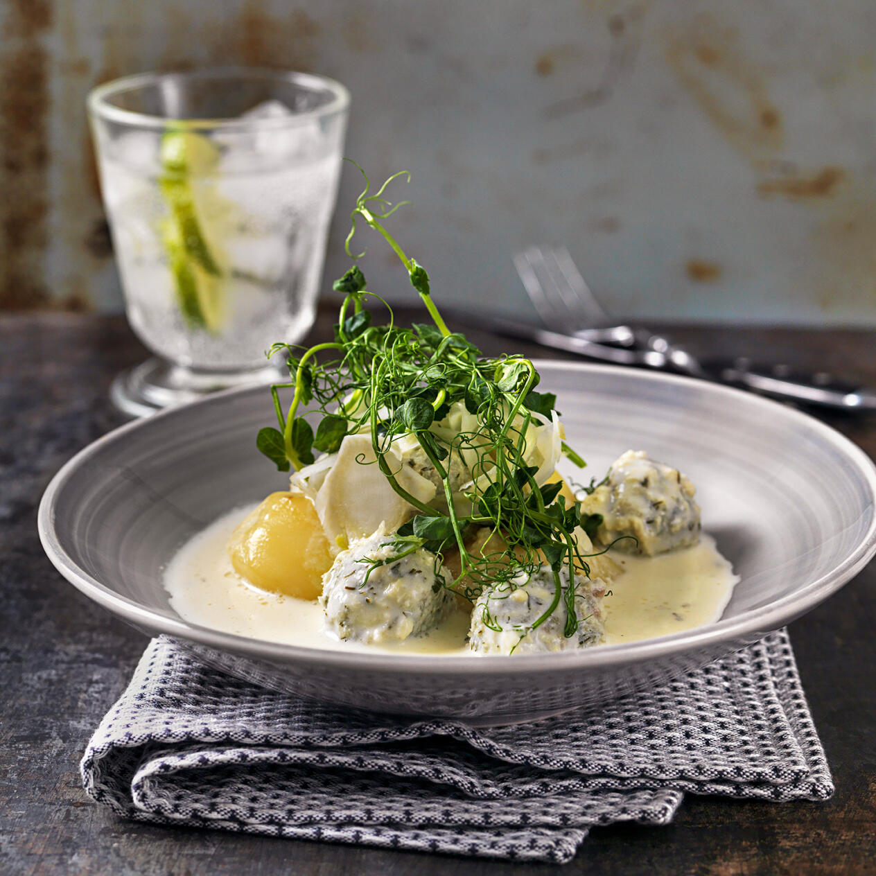 Fiskbullar i citronsås