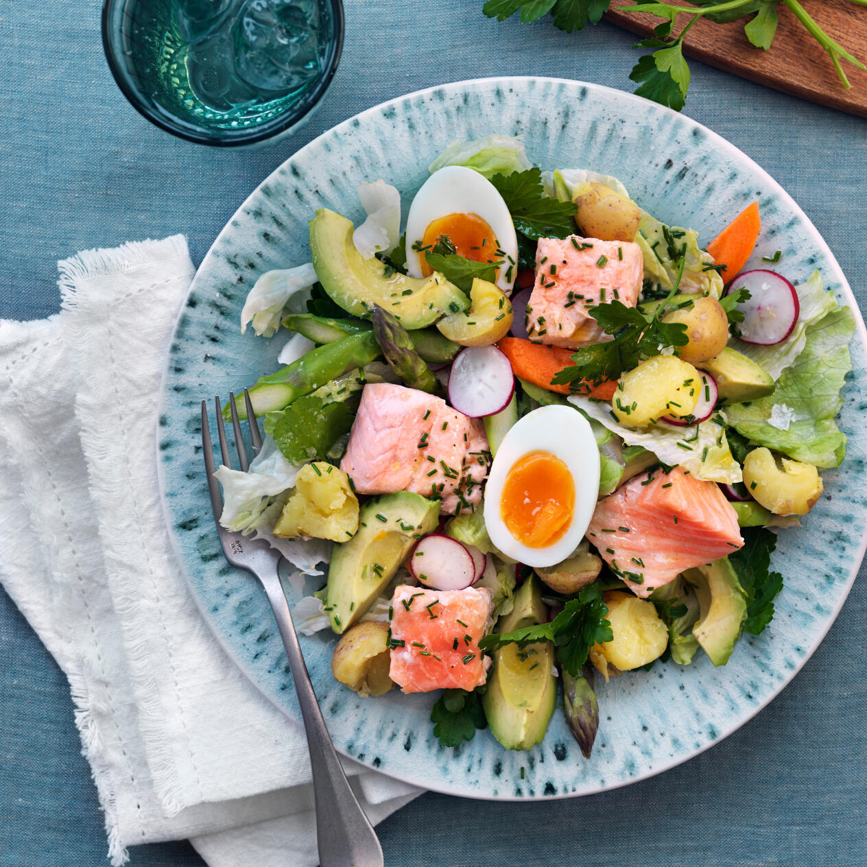 Primörsallad med ägg och lax
