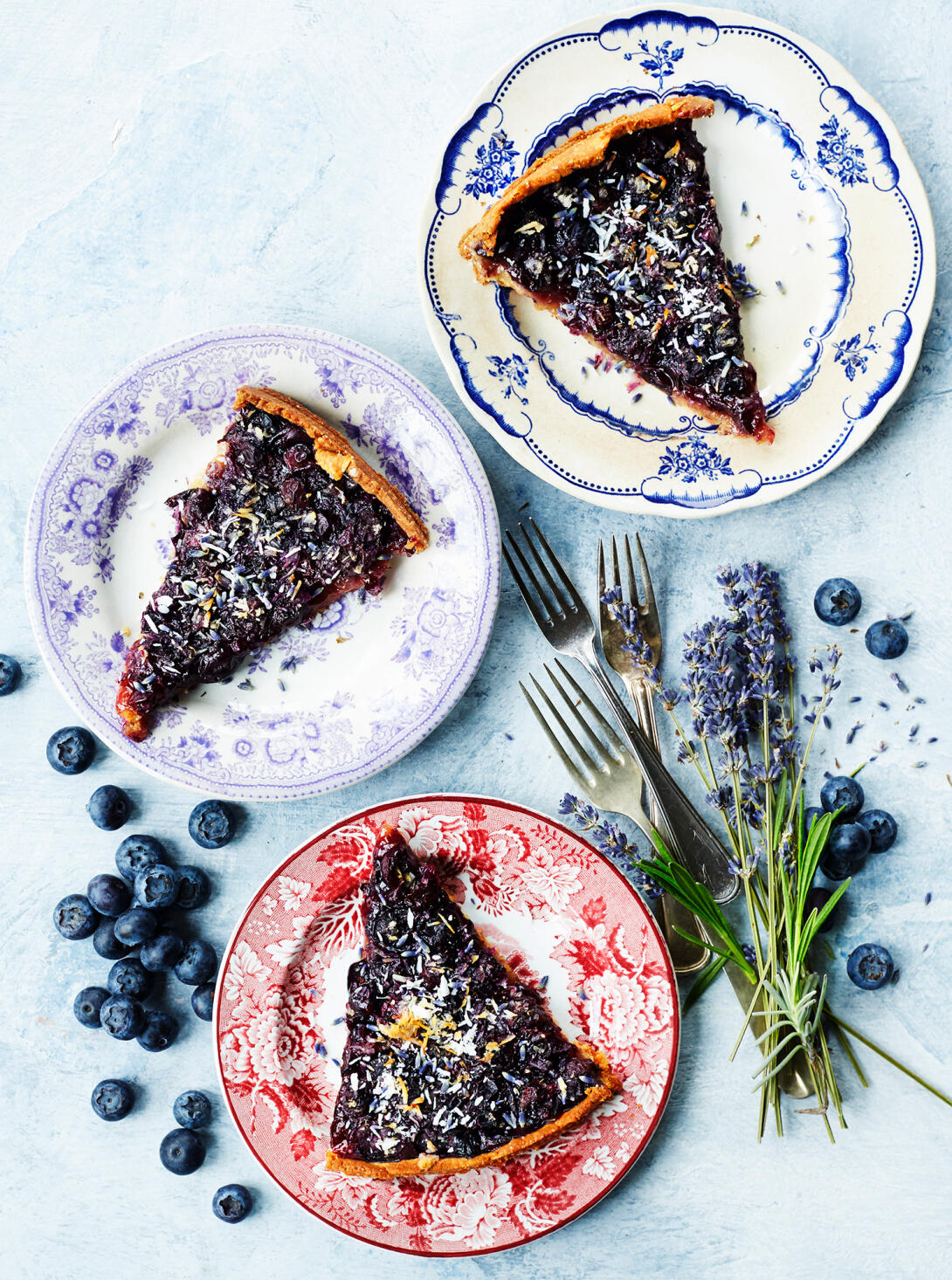 Blåbärspaj med lavendel
