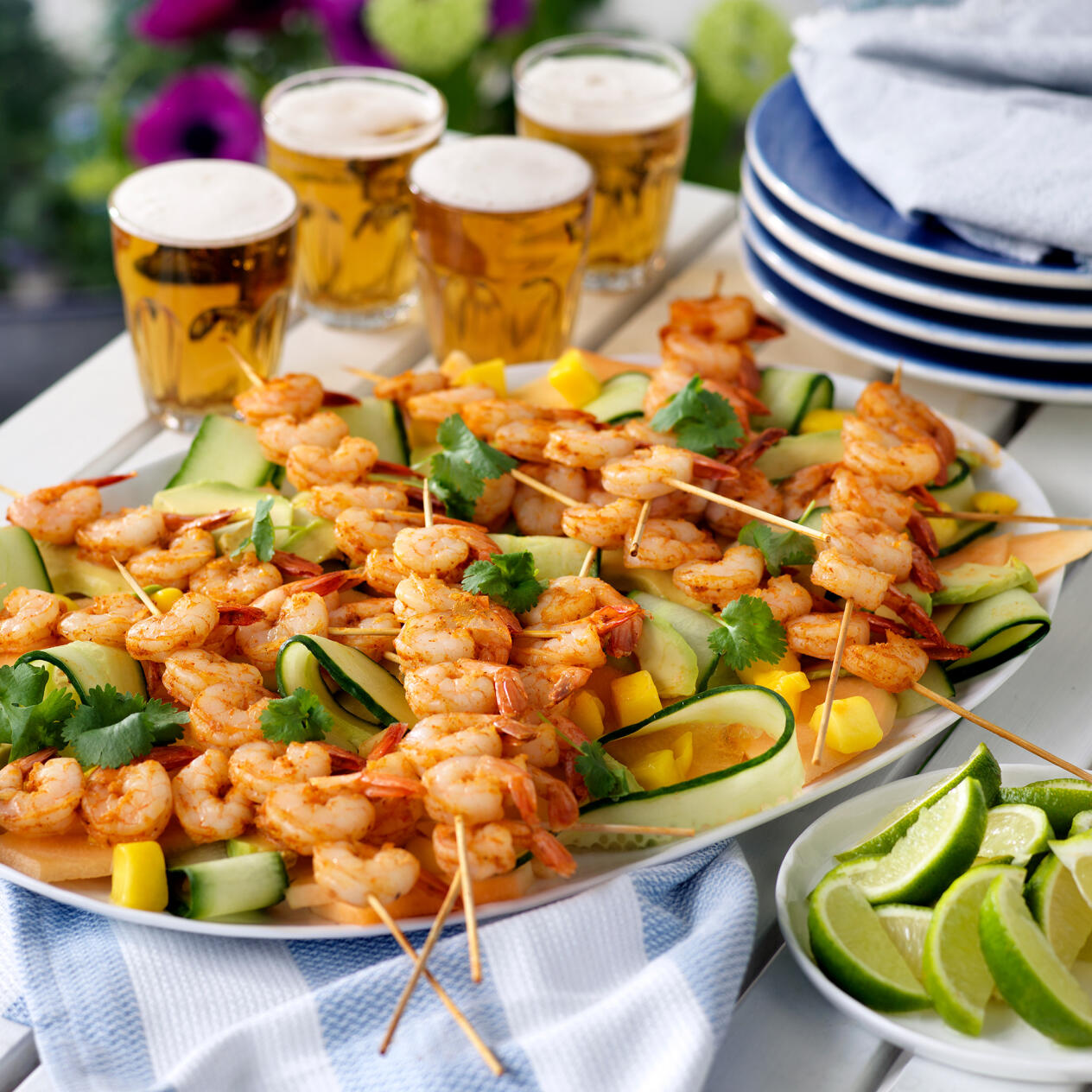 Grillade vannameiräkor med fruktig sallad