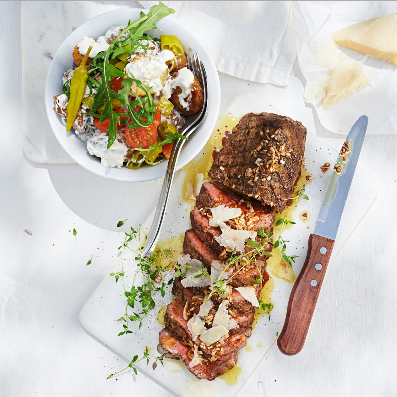 Helgrillad oxfilé med rostad potatissallad