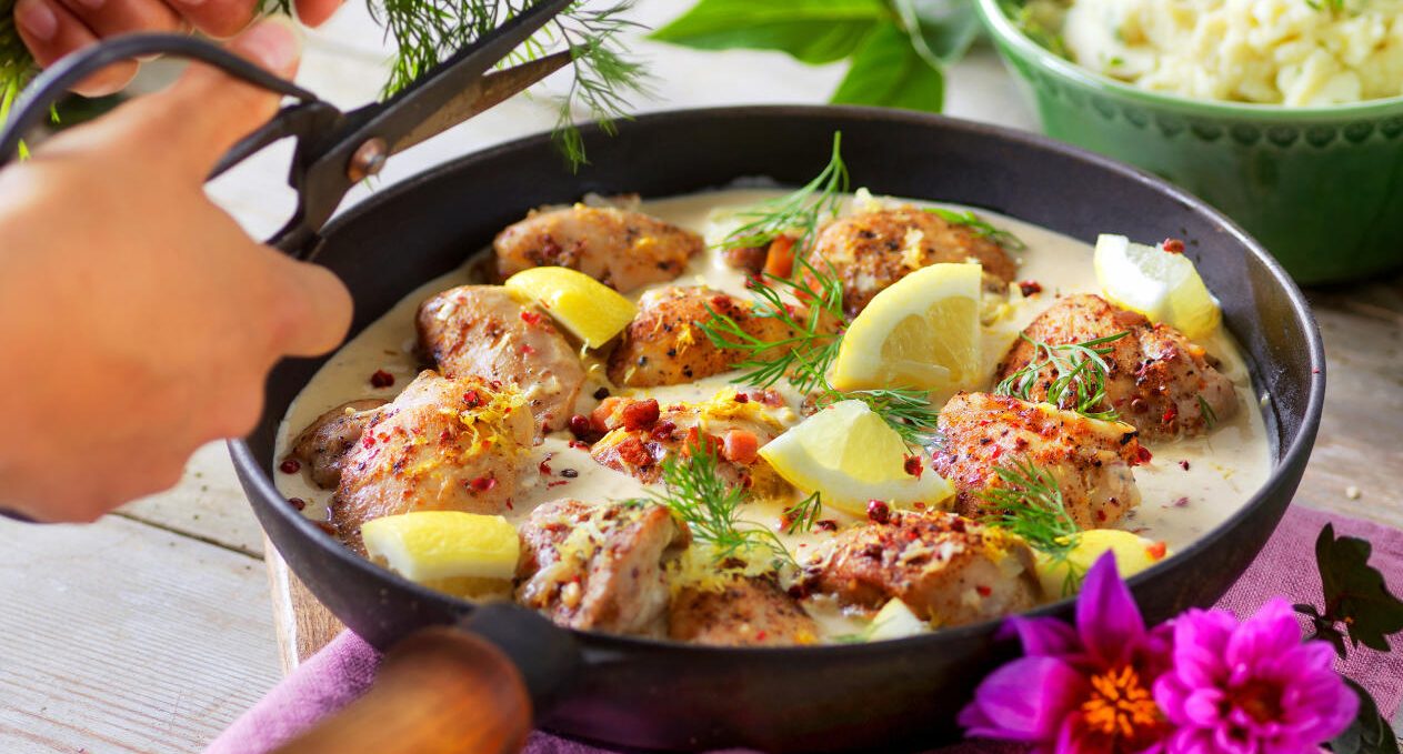 Kycklinggryta med citron, dill och bacon