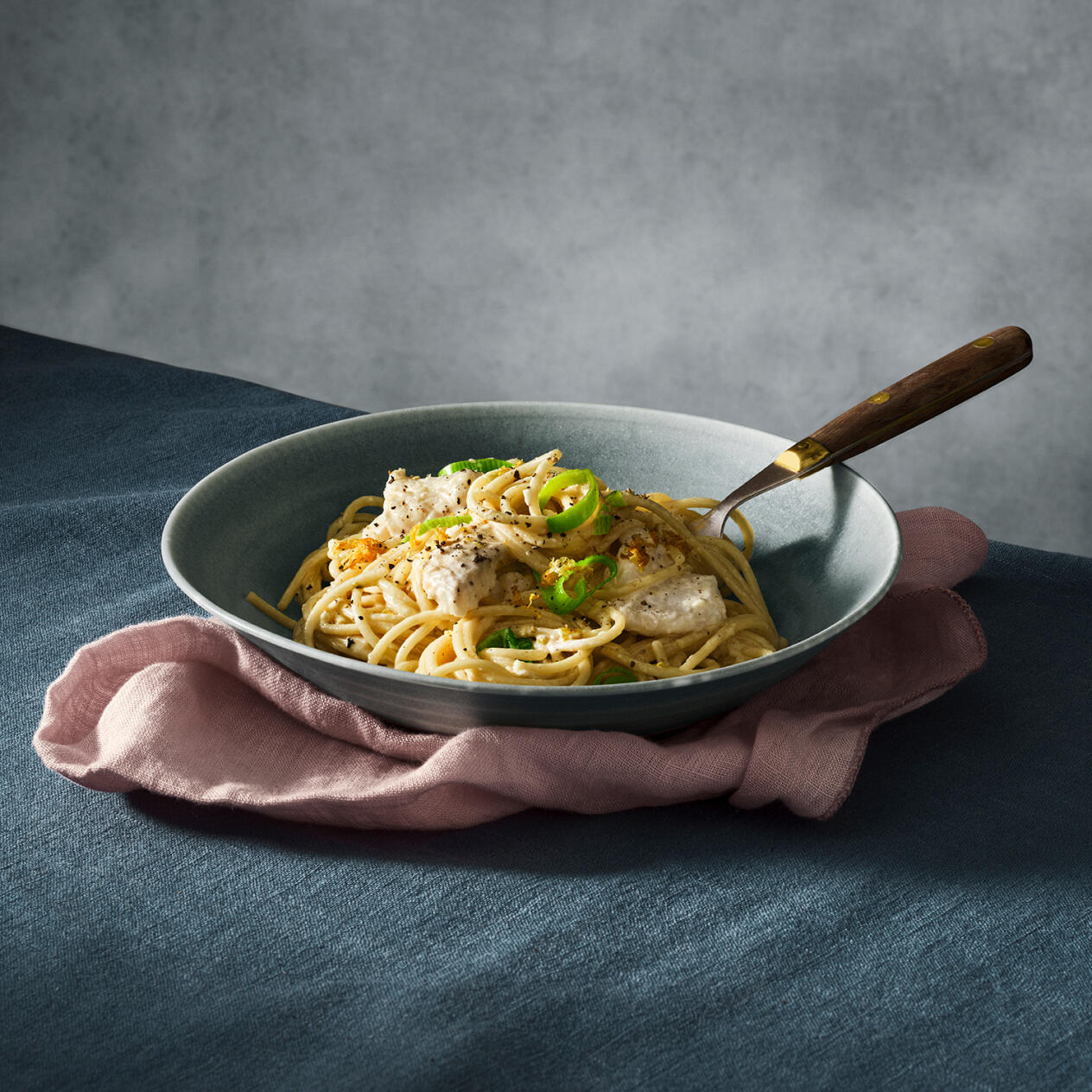 Krämig citronpasta med fisk