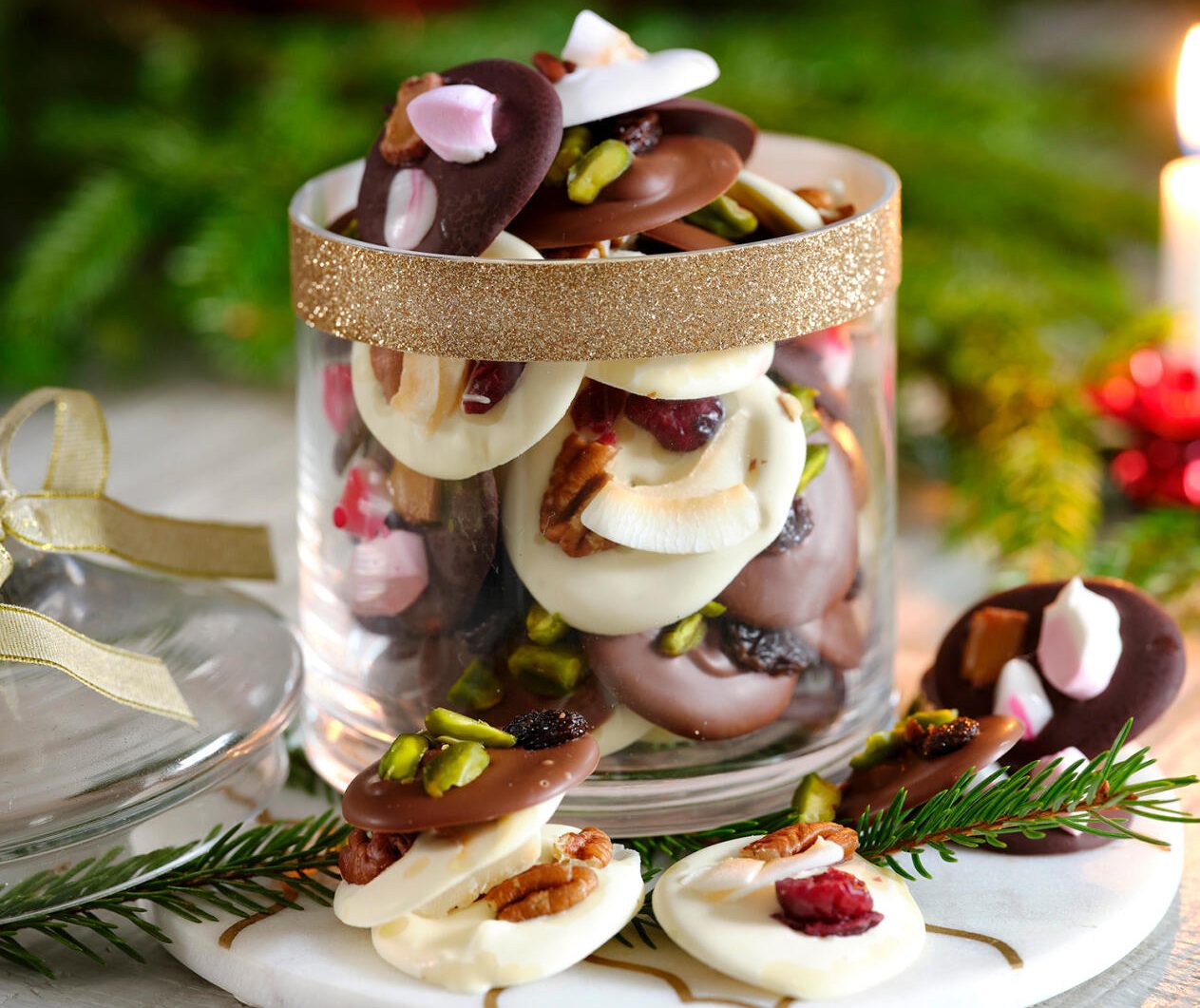 Enkla chokladkyssar med nötter och frukt