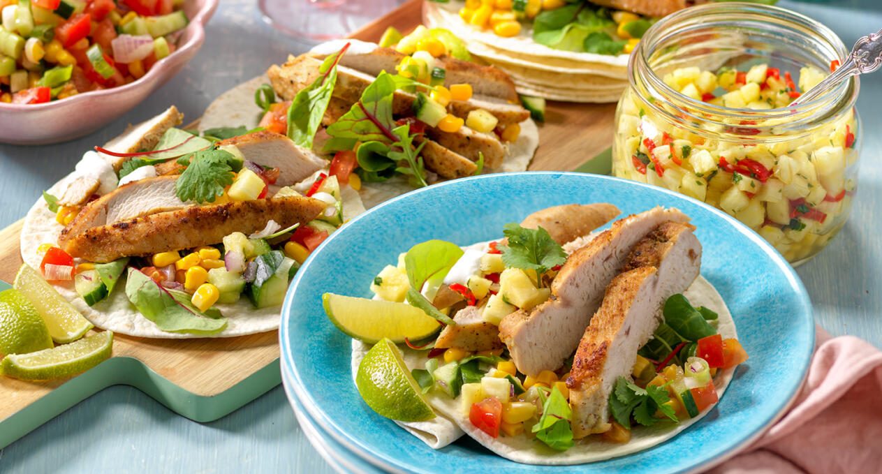 Kycklingtacos med majs- och ­ananassalsa
