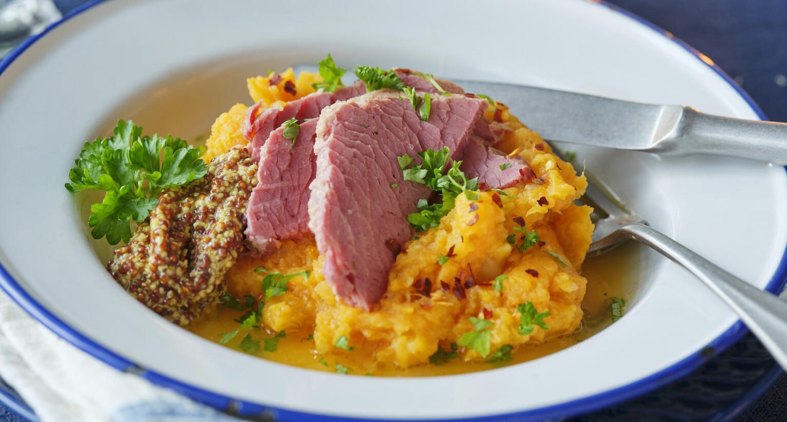 Oxbringa med sötpotatismos