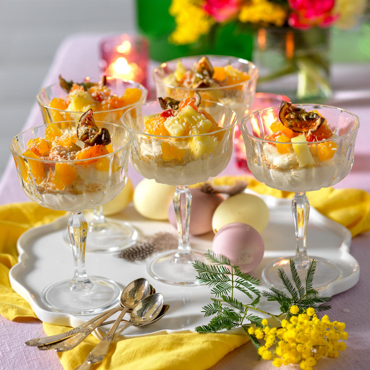 Apelsinsabayon med fruktsallad