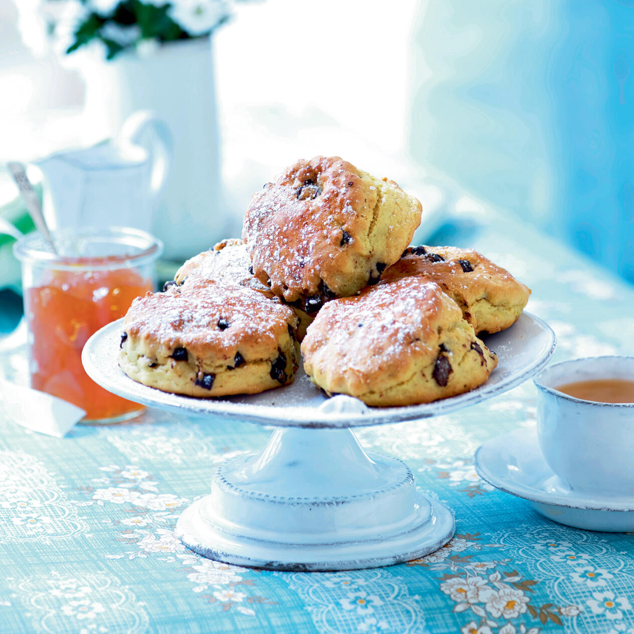 Ljuvliga scones med mörk choklad