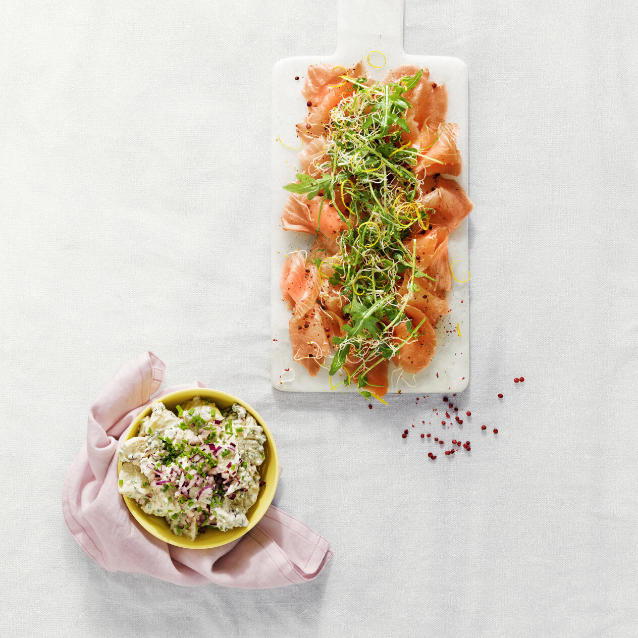 Kallrökt lax med krämig potatissallad