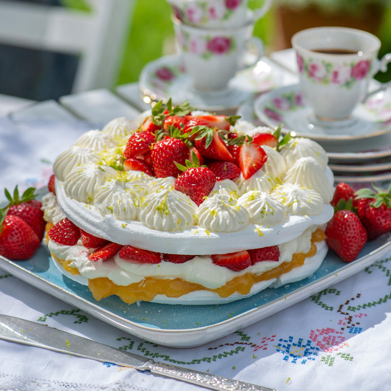 Marängtårta med lemoncurd