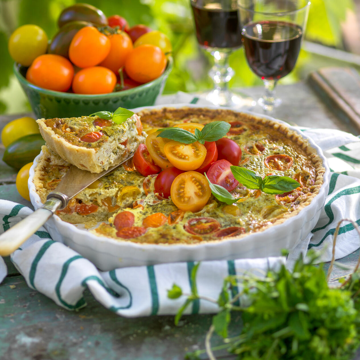 Tomat- och pestopaj