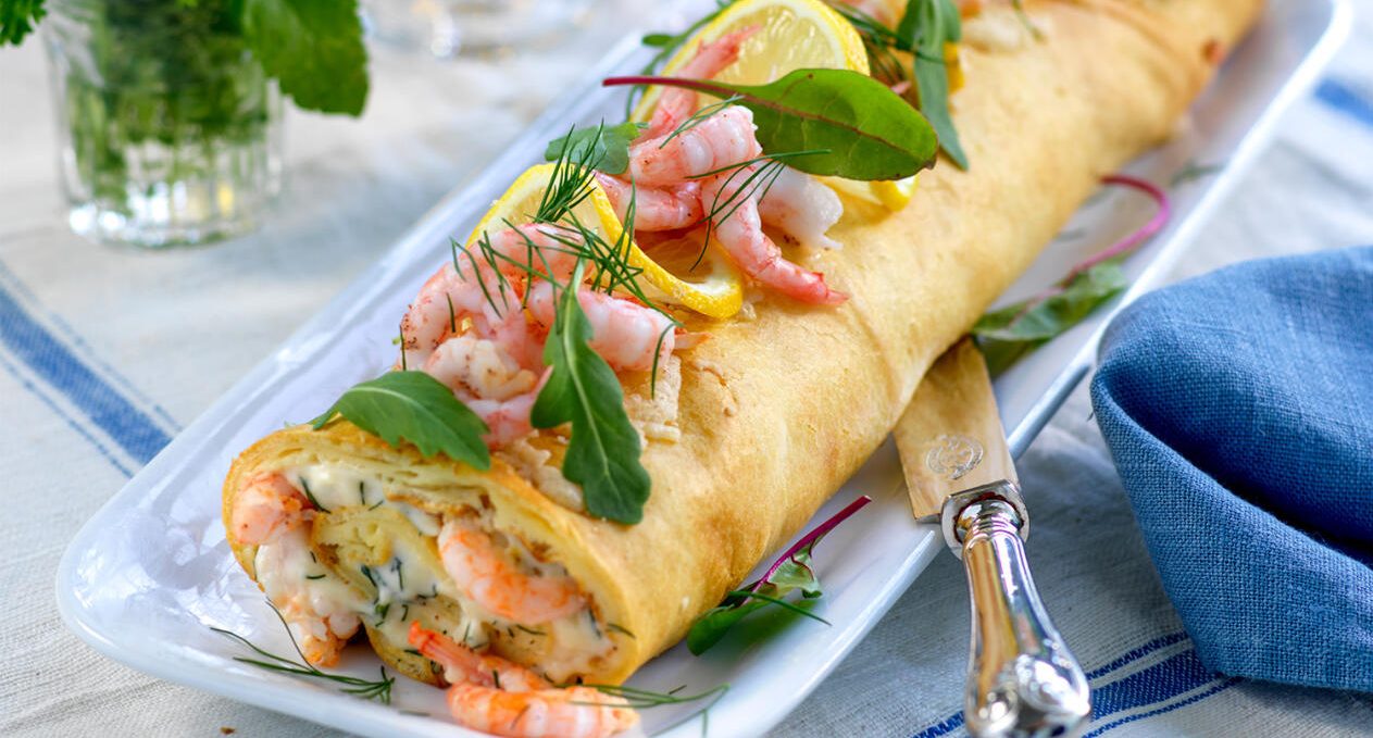 Pannkaksrulle med räkstuvning