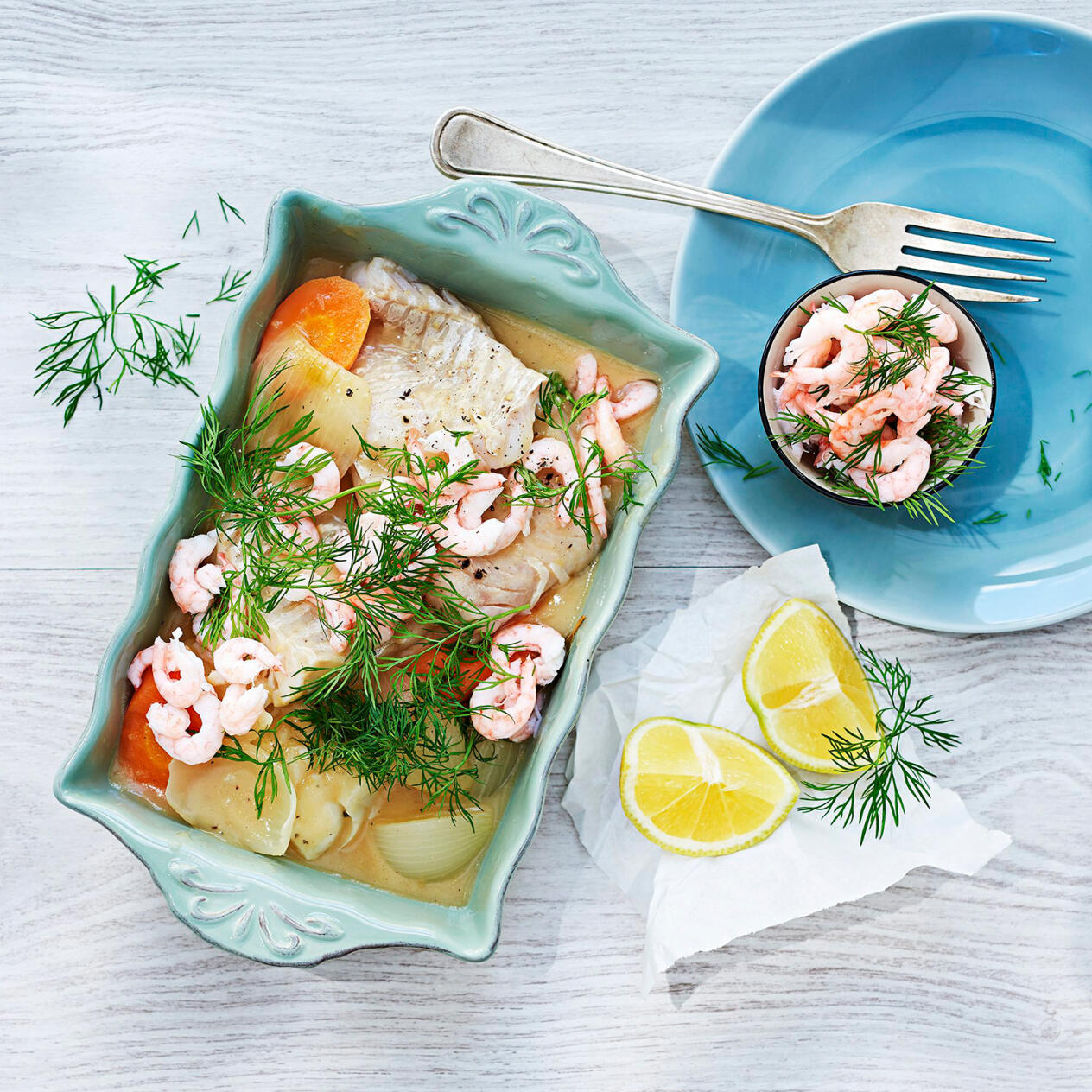 Citronkokt torsk med räkor