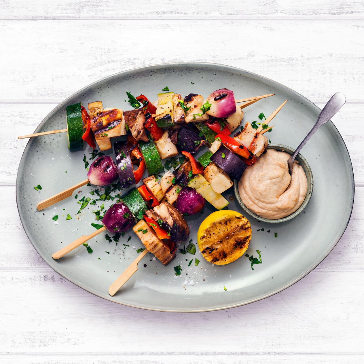 Grönsaksspett med cashewnötsdipp