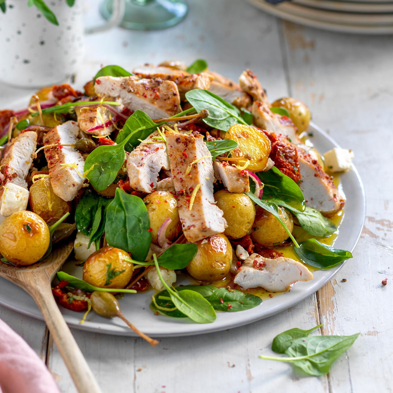 Rostad potatissallad med rosépepparkyckling