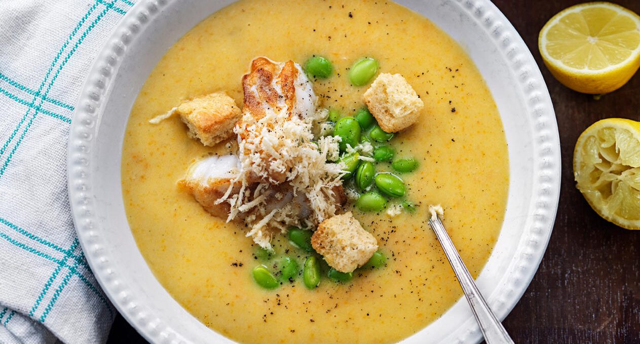 Krämig fisksoppa med pepparrot och krutonger